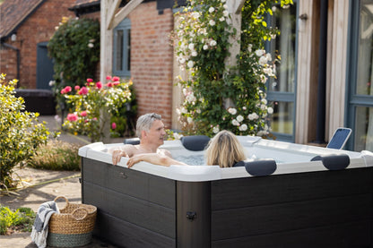 M Spa Oslo Plus 1.8m square, Air Jet massage, filtration system, APP